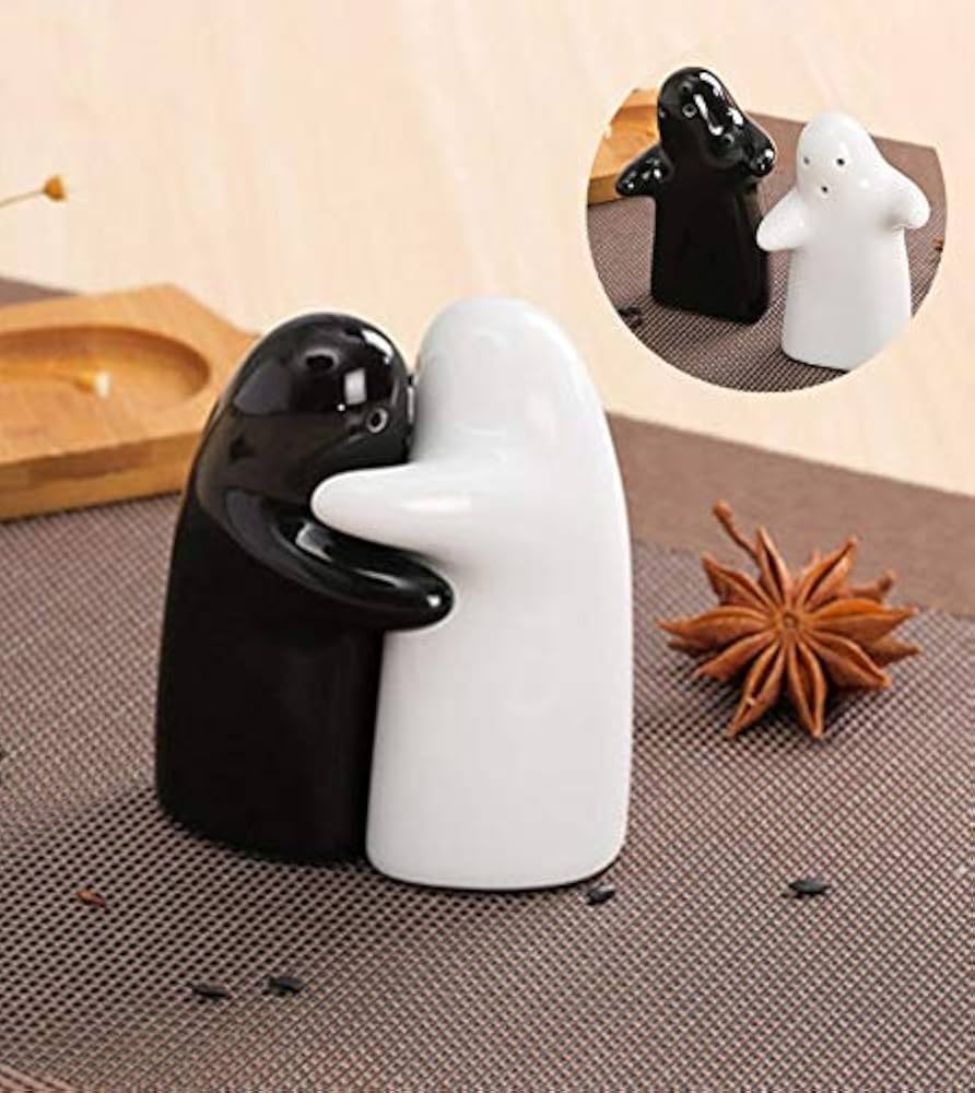 Premium Couple Hug Man & Human Shape Beautiful Salt & Paper Seasoning , Modern and Vintage Set Perfect for Your Kitchen/Dinning Table